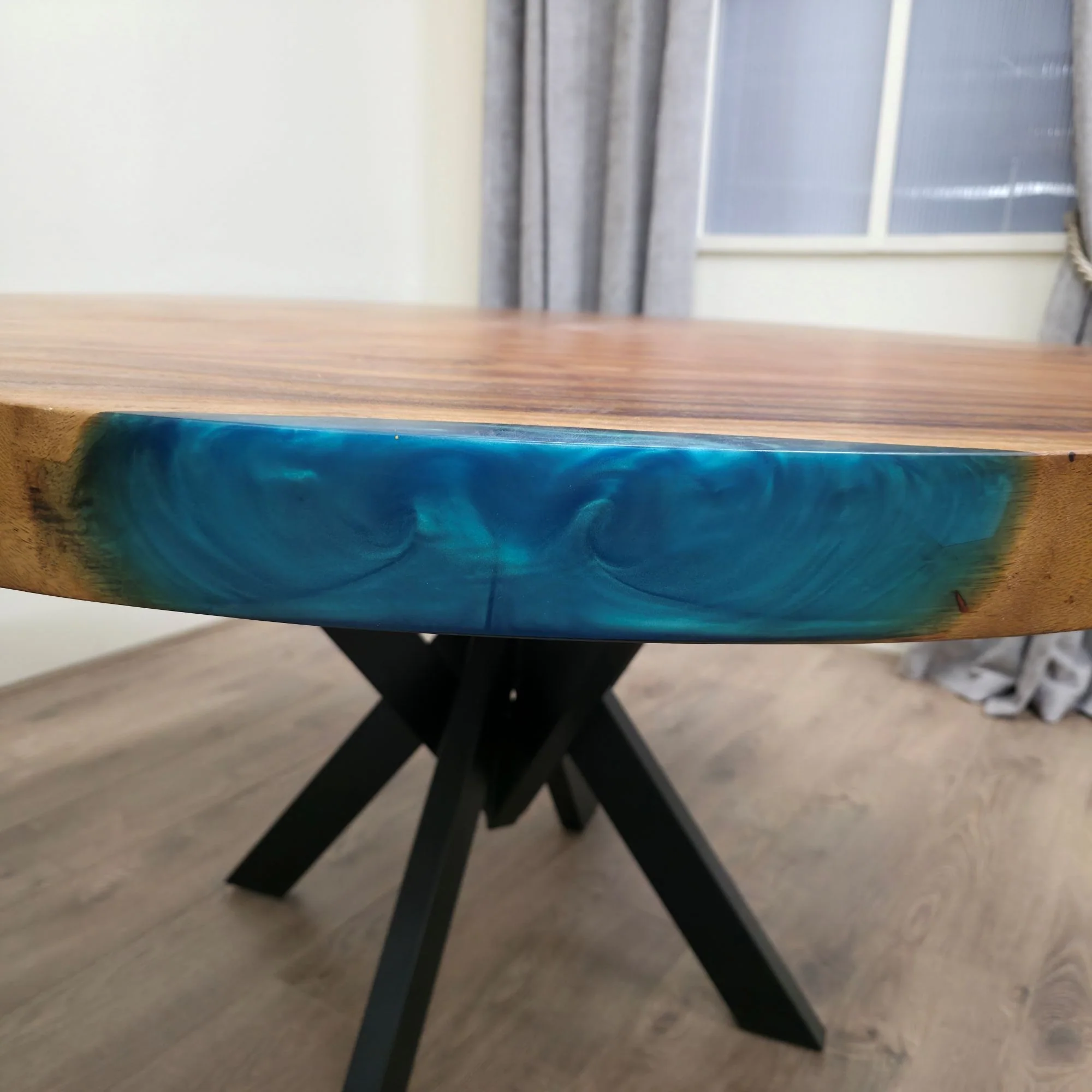 136cm Round Blue Resin Live Edge East Indian Walnut Dining Table - Image 3